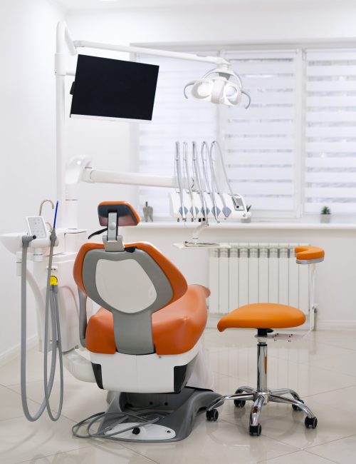 close-up-dentist-instruments (1)